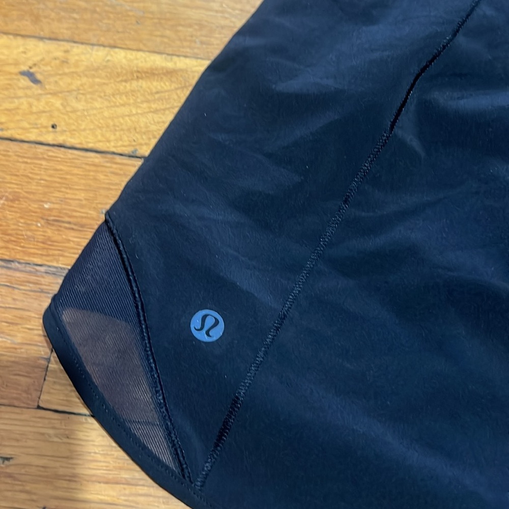 Lululemon Curvy Fit Hotty Hot Shorts High-Rise Long in Black, size 14 - Picture 12 of 16